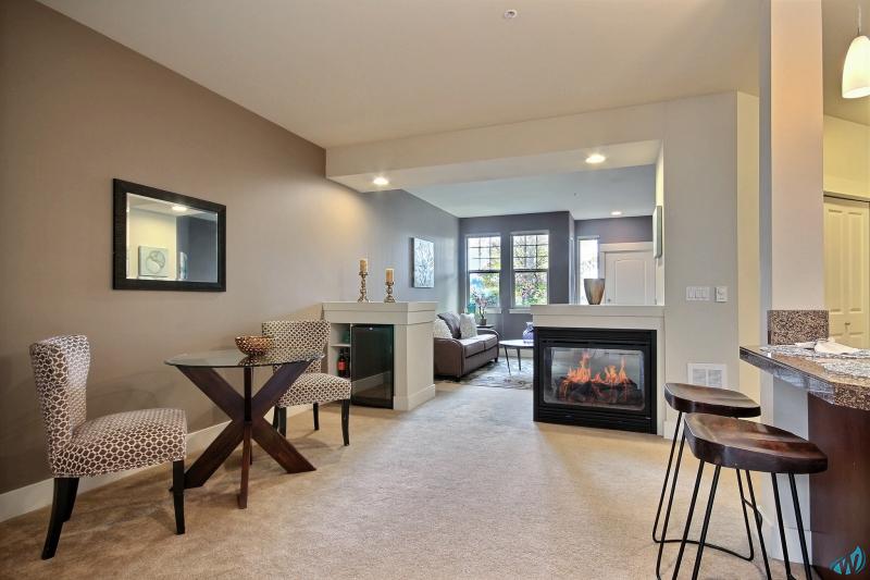 exposio_03_dining_room_01_8535_avondale_r.jpg